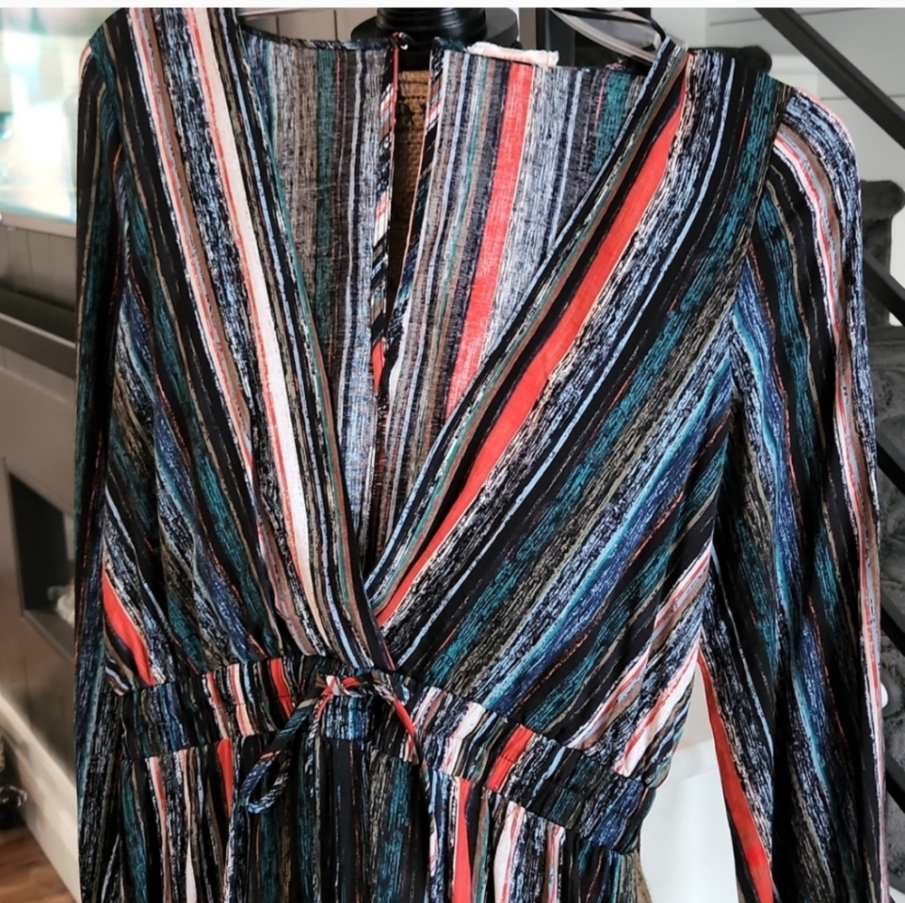 Luxxel Striped Ruffle Romper - Picture 4 of 11